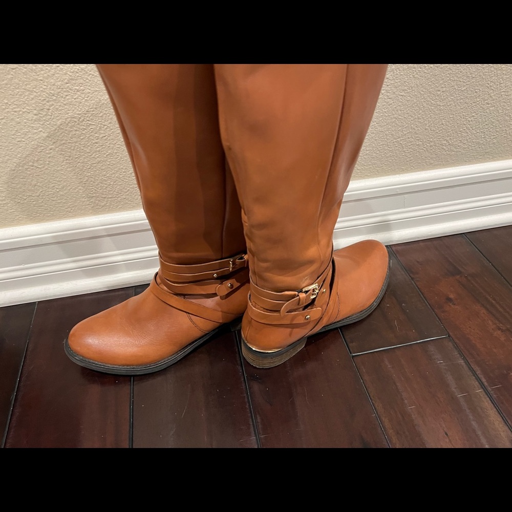 Camel Brown Boots with Gold detail